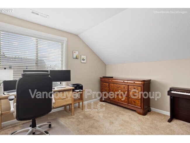 Building Photo - 2707 NE 131st Ct