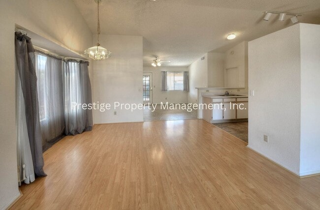 Building Photo - 3/2 Beautiful Rita Ranch Home With Open Design!!!