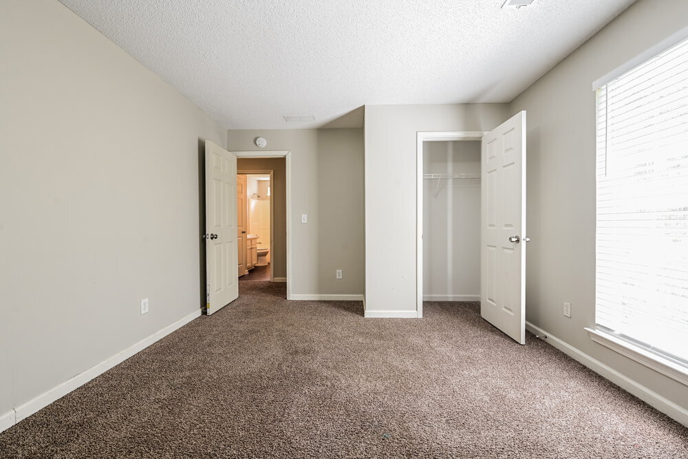 Building Photo - 5028 Kens Ct