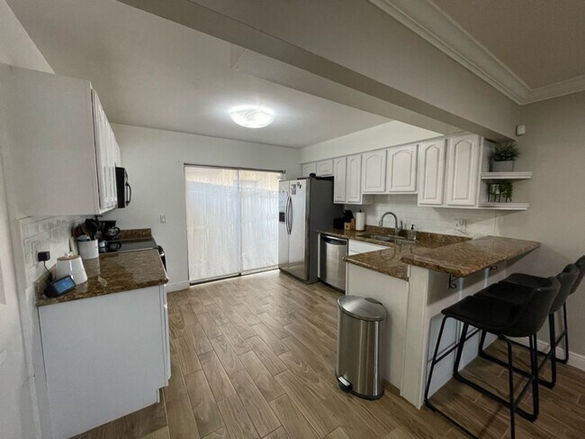 Building Photo - 5108 Ravensdale Way