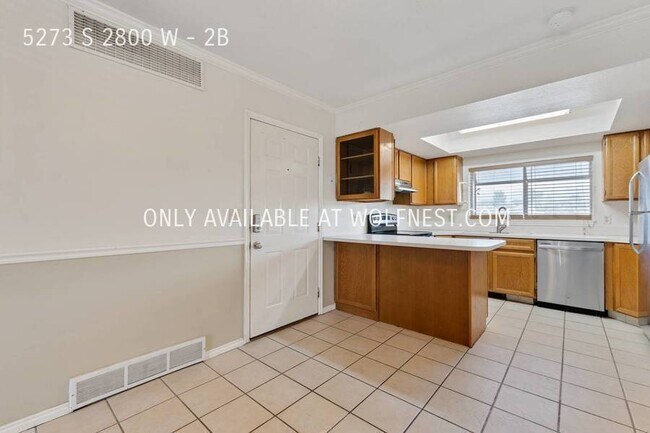 Building Photo - No Deposit Option! Lovely 3 Bedroom Roy Ap...