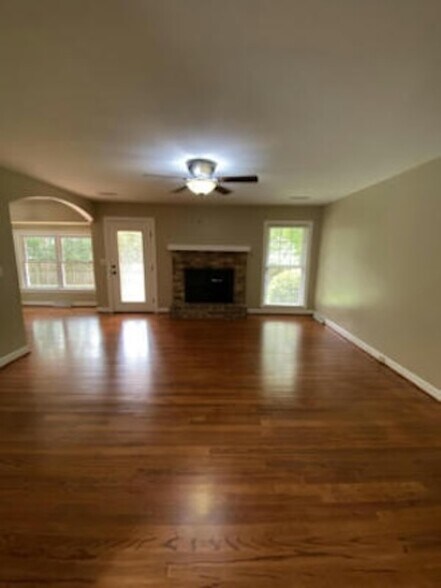 Family room - 1125 Clapper Ct