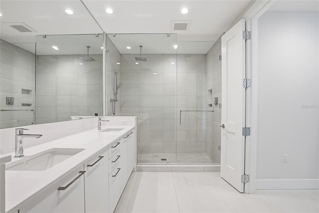 Building Photo - 275 1st Ave S