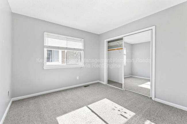 Building Photo - 5408 Chatham Lake Dr