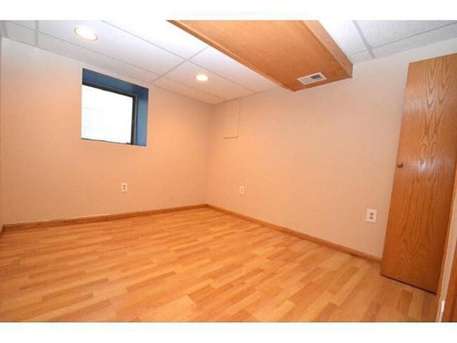 Building Photo - Great rental property near the U of M