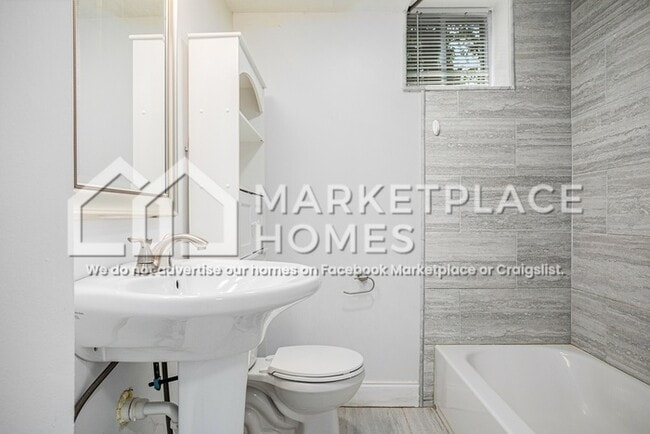 Building Photo - 23 Bisbee Ave SE