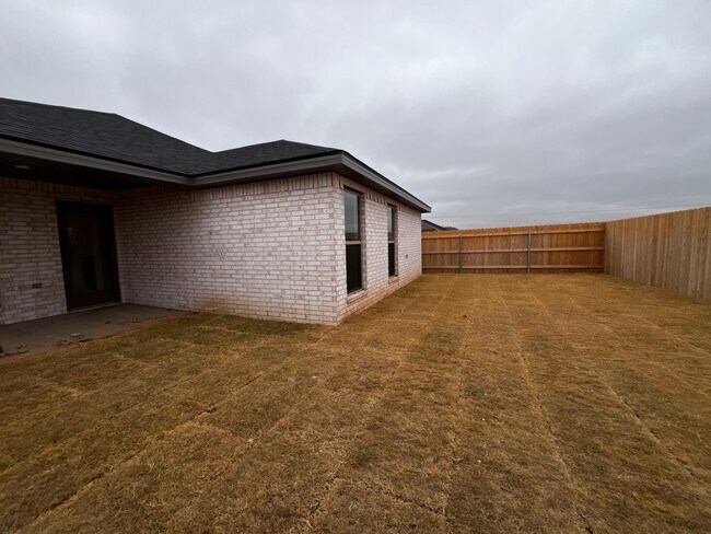 Building Photo - 2016 Cottonwood Ave