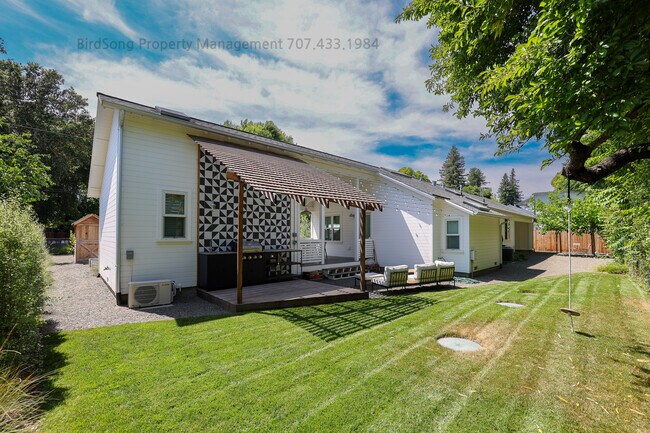 Building Photo - 13846 Village Ave