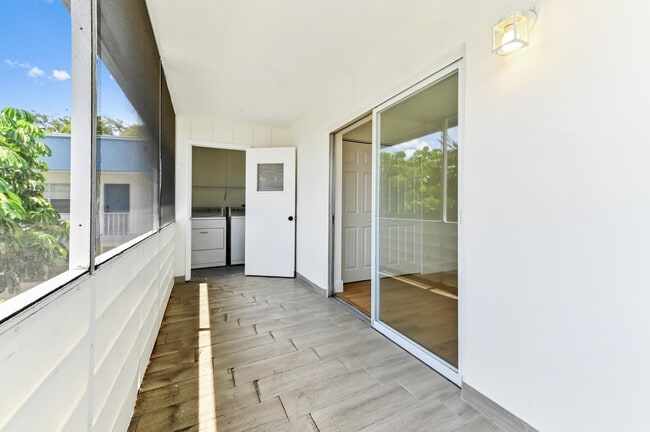 Building Photo - 278 Normandy F