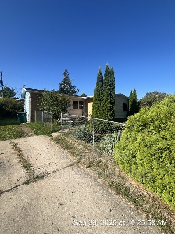 Primary Photo - 3625 Coachlight Common St