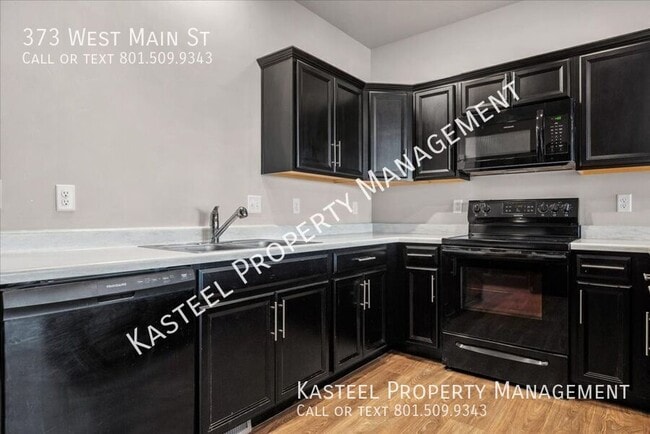 Building Photo - 373 W Main St