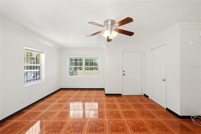 Building Photo - 808 S Ivey Ln