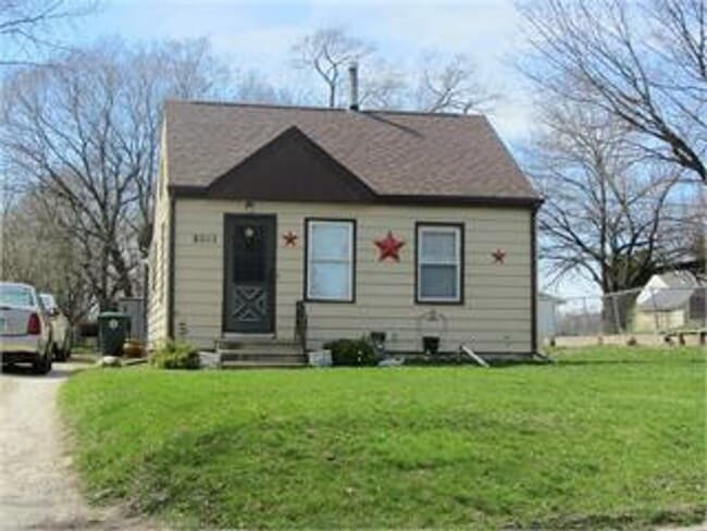 Building Photo - 2 bedroom, 1 bath house