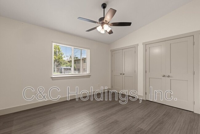 Building Photo - 4541 E 32nd Pl