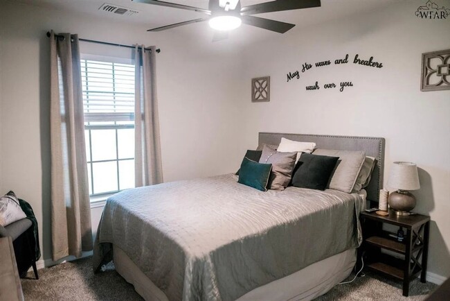 Building Photo - Charming 4BR House in Burkburnett (10 Min ...