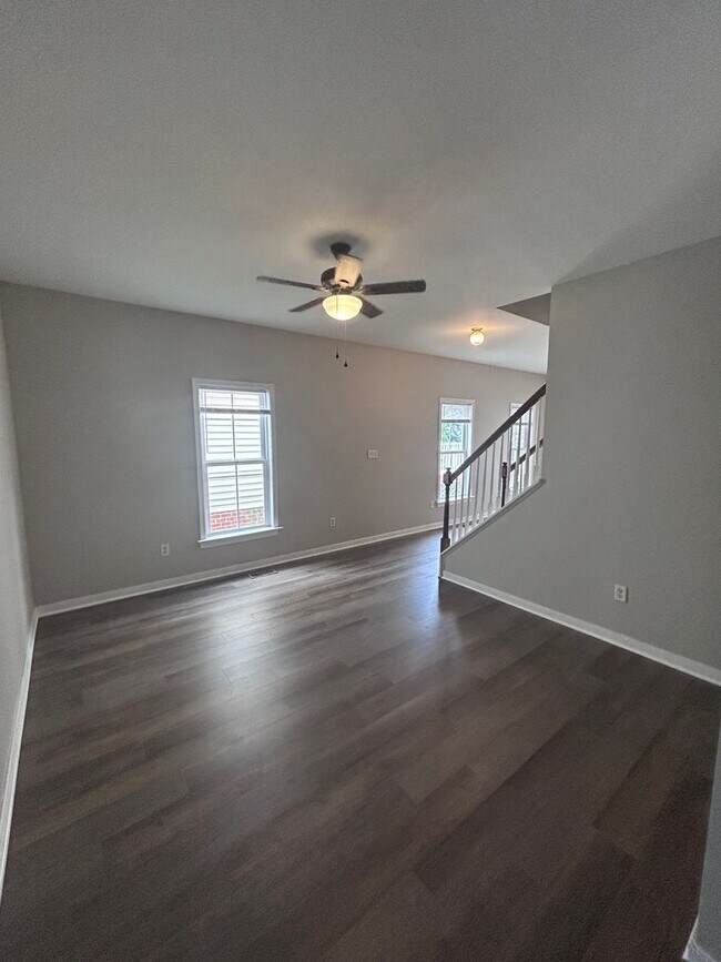 Building Photo - Available Now! | Spacious 4-Bedroom Home | Close to VCU