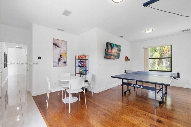 Building Photo - 11613 NW 5th St