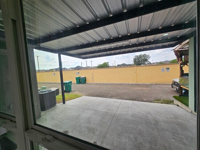 Building Photo - 5303 N Crown Pt