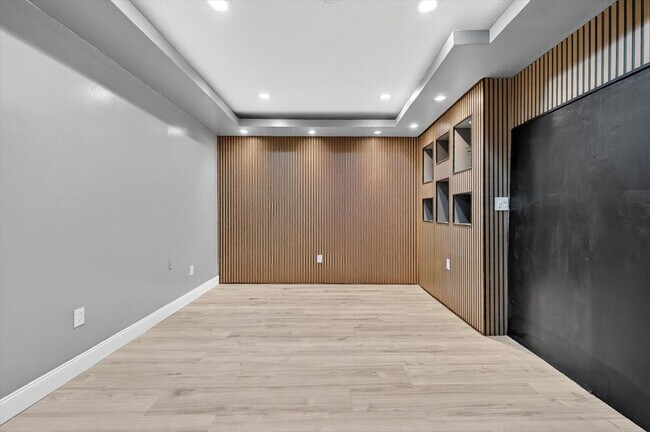 Building Photo - 15775 N Miami Ave