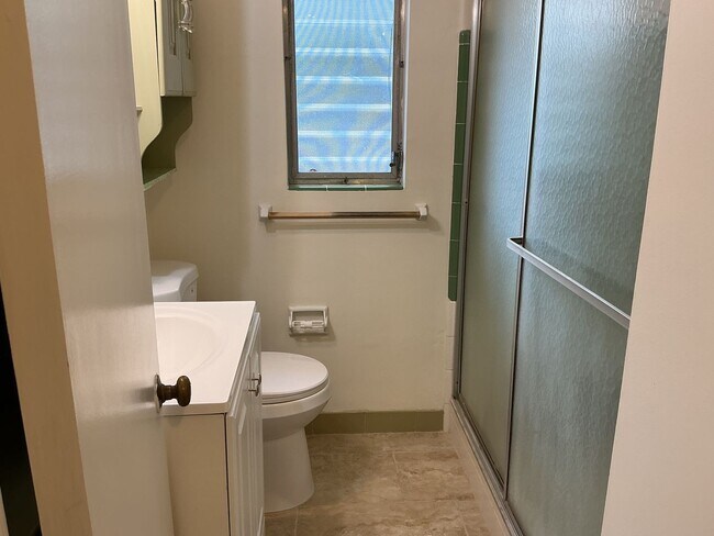 Building Photo - 2BR Home Near Merchants Walk, Walmart & Polk Parkway