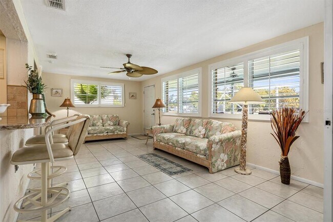 Building Photo - 2220 Broad Ranch Dr