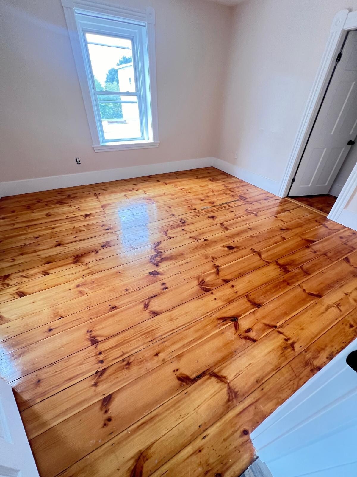 Building Photo - 147 Pleasant St