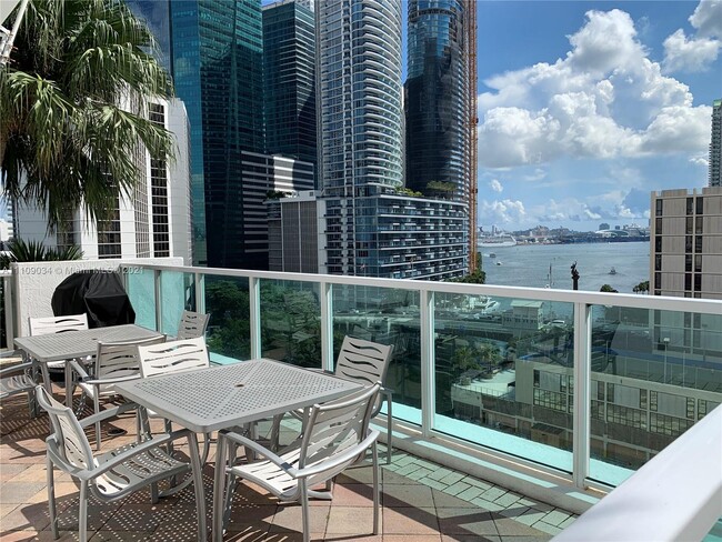 Building Photo - 1331 Brickell Bay Dr