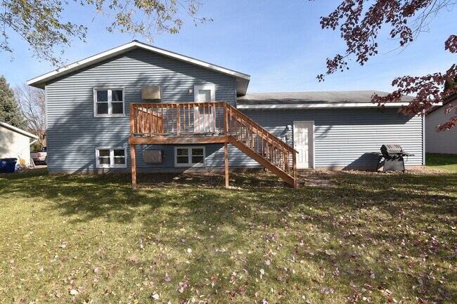 Building Photo - 1049-1051 Terrace Drive