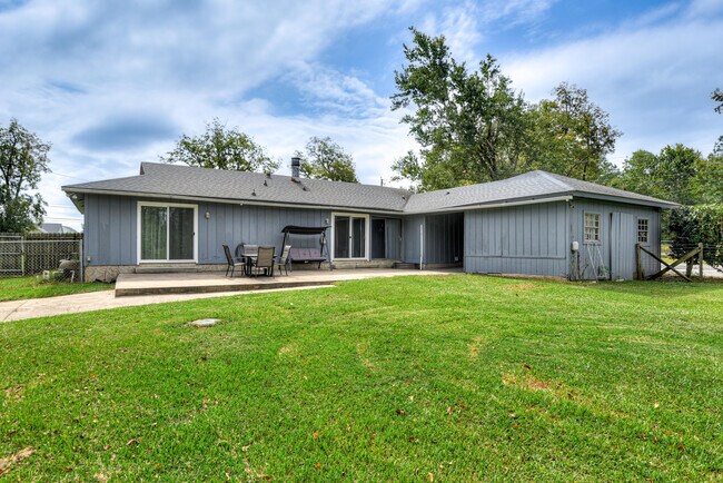 Building Photo - 634 Kettle Creek Dr