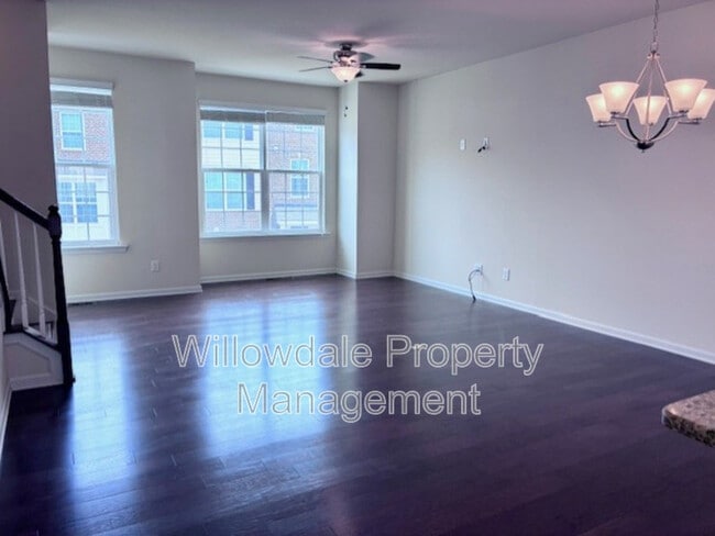 Building Photo - 6025 Kentworth Dr