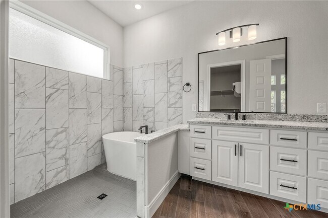 Building Photo - 118 Cap Rock Dr