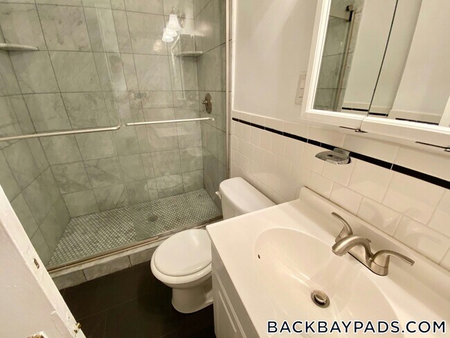 Building Photo - 379 Commonwealth Ave