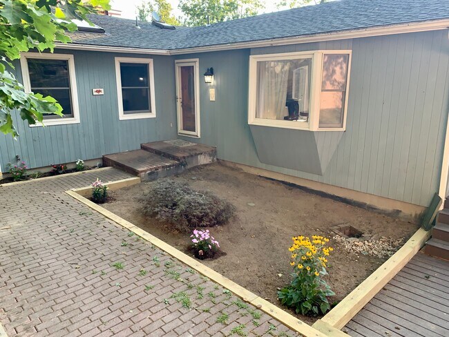 Building Photo - 28 Piney Point Ave