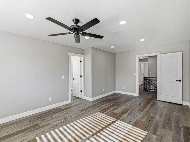 Building Photo - RES_O VAN DER WATT_14512