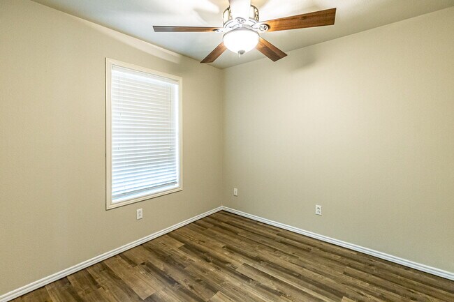 Building Photo - Cute 3 bedroom 2 bath in Frenship School District