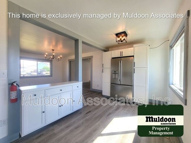 Building Photo - 4375 Millburn S