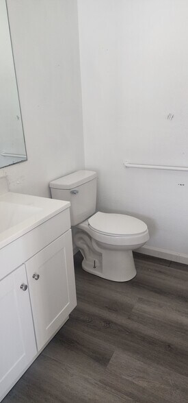 Master bathroom - 10240 56th St