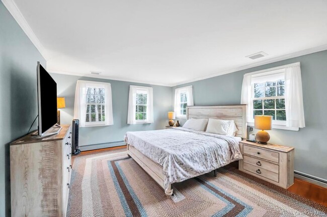 Building Photo - 807 Union Ave