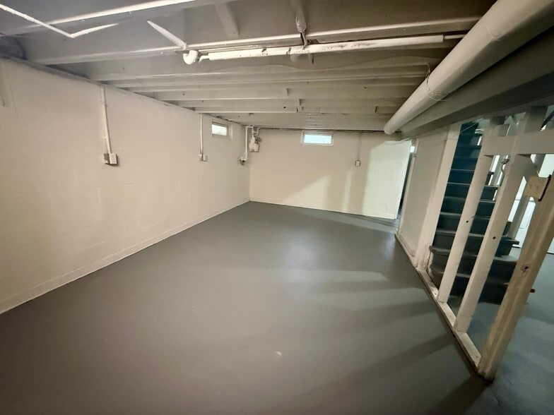 Building Photo - 436 Larcomb Ave