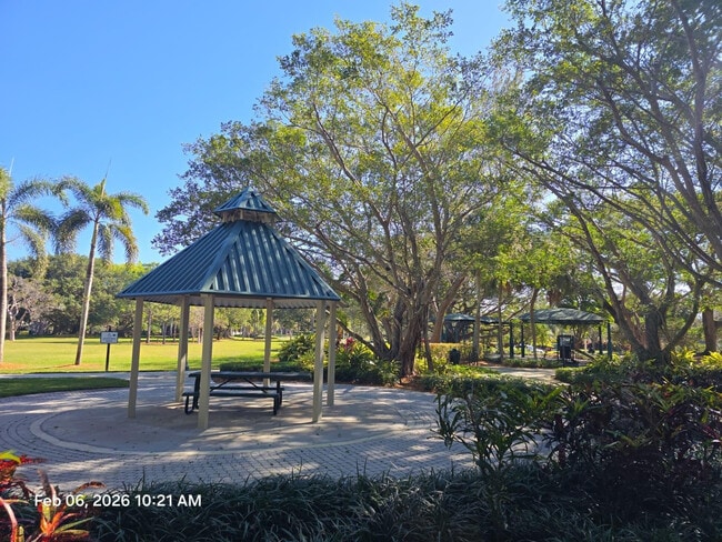 Building Photo - 2177 Montpeliar