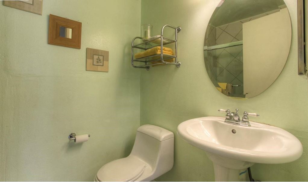 Building Photo - 3900 Lake Mead Dr