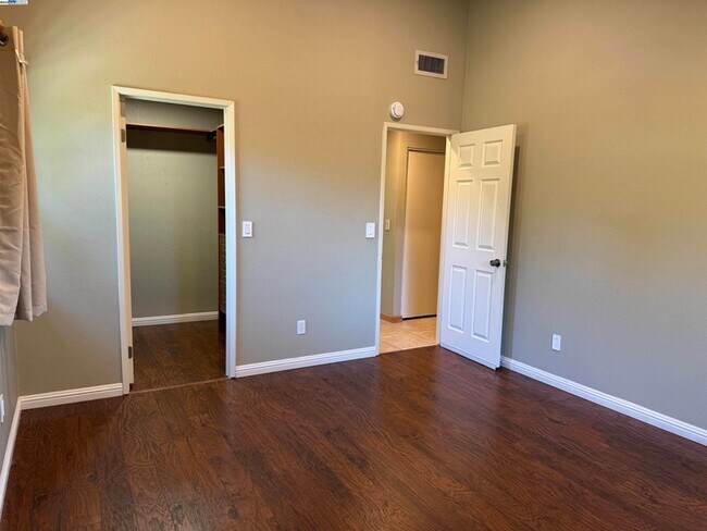 Building Photo - 7765 Canyon Meadows Cir