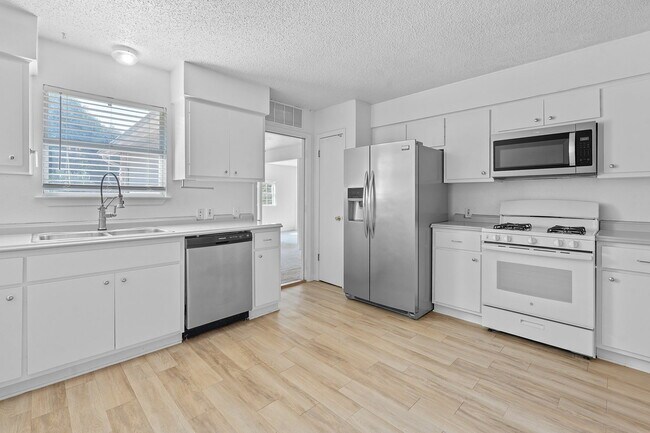 Building Photo - 5402 Jeffburn Cove