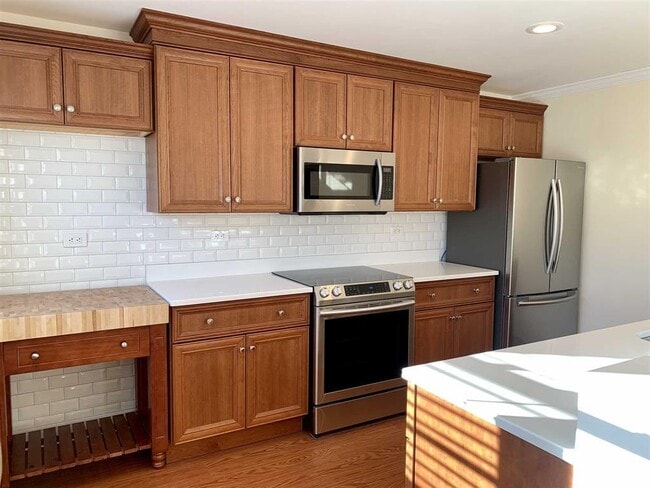 Building Photo - 250 Beechwood Ave