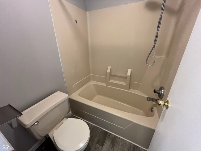 Building Photo - 6545 Aintree Pl