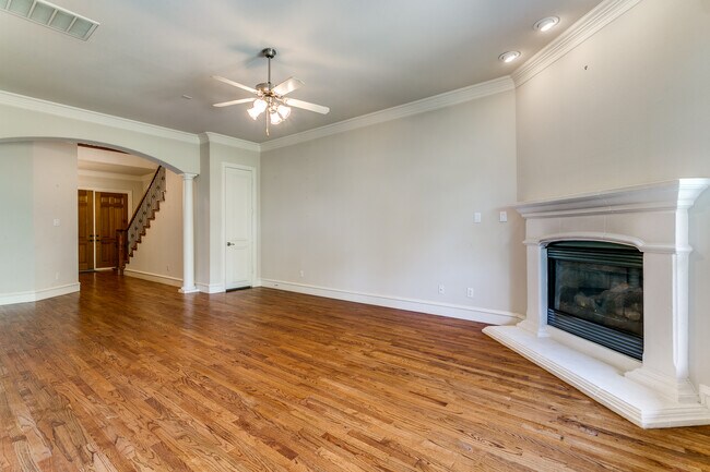 Building Photo - 4472 St Andrews Blvd