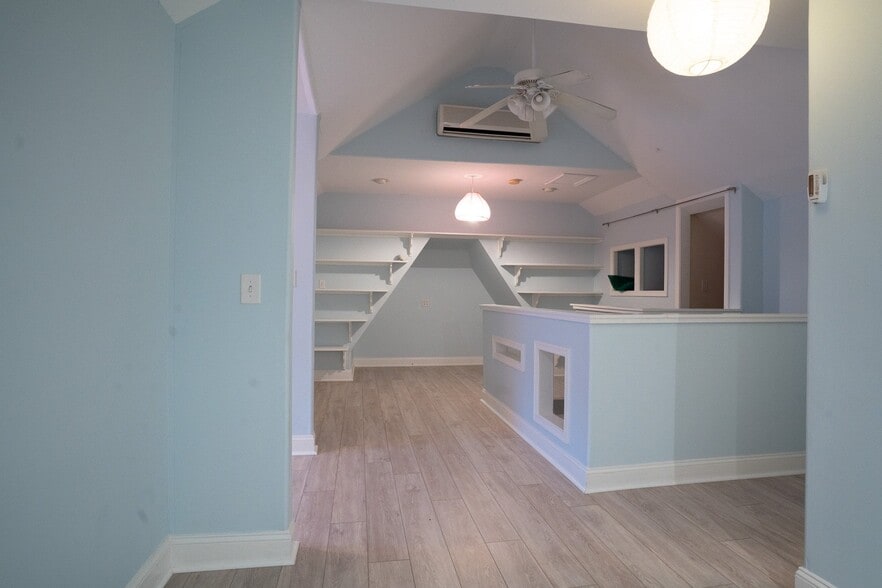 Building Photo - 204 Henrys Mill Dr