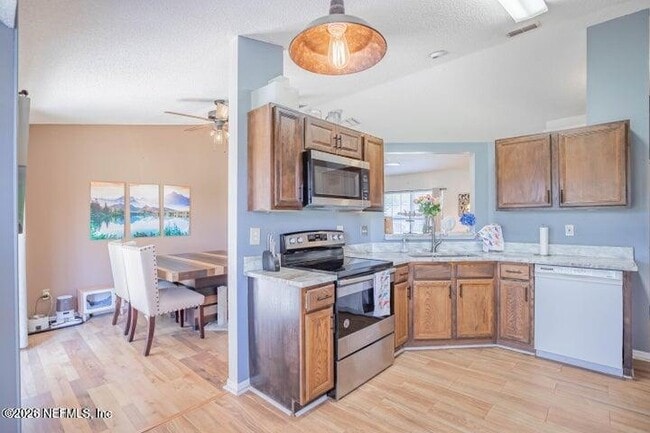 Building Photo - 8278 Sailmaker Ln