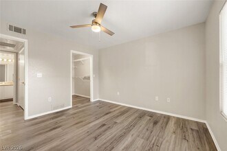 Building Photo - 555 E Silverado Ranch Blvd