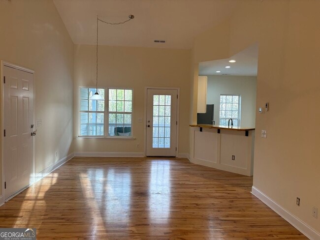 Building Photo - 74 Lockerbie Ct